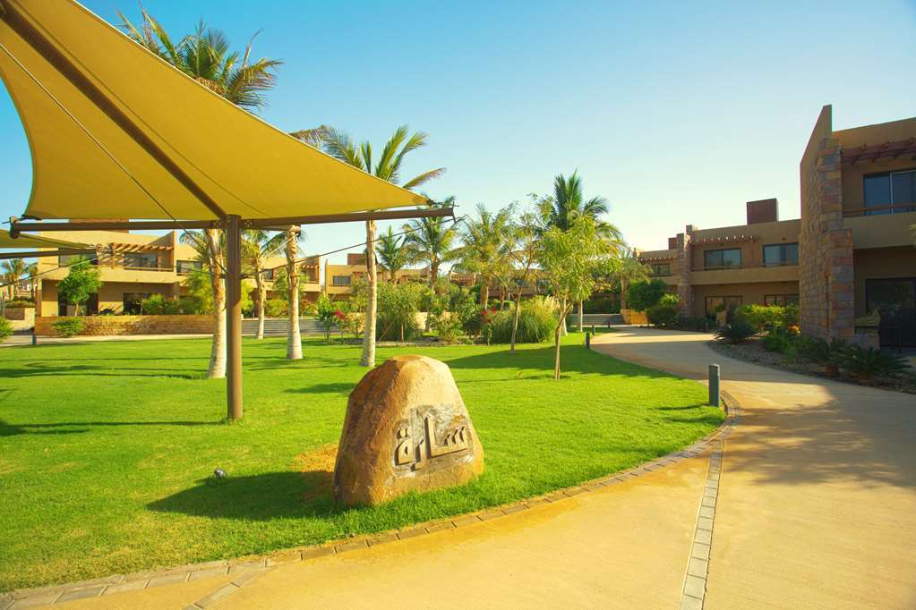 Golden Tulip Sharma Resort Extérieur photo