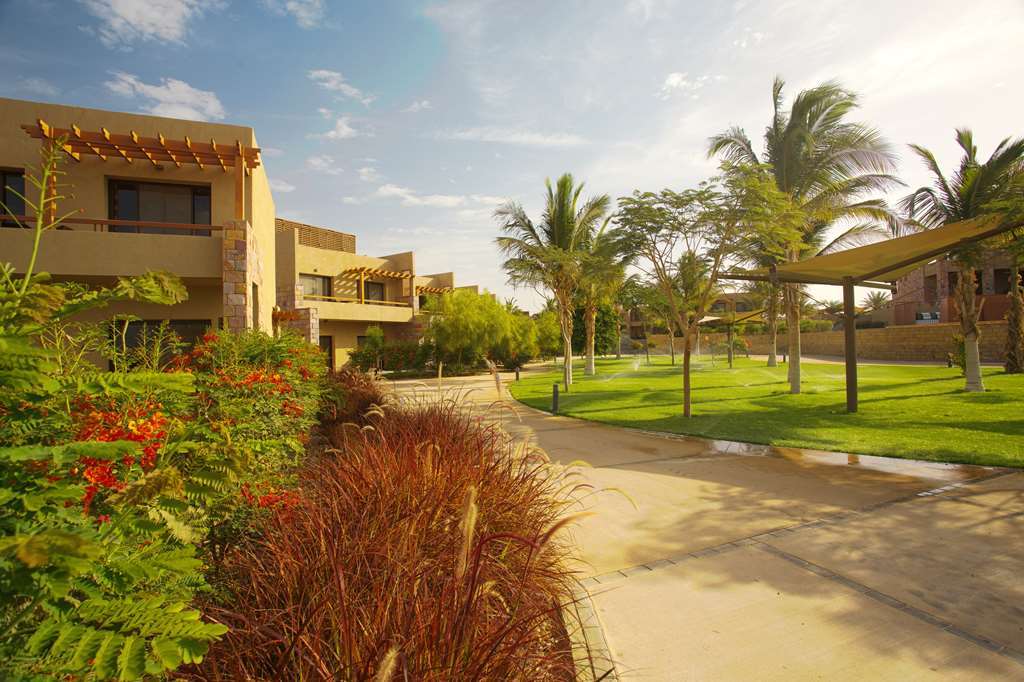 Golden Tulip Sharma Resort Extérieur photo