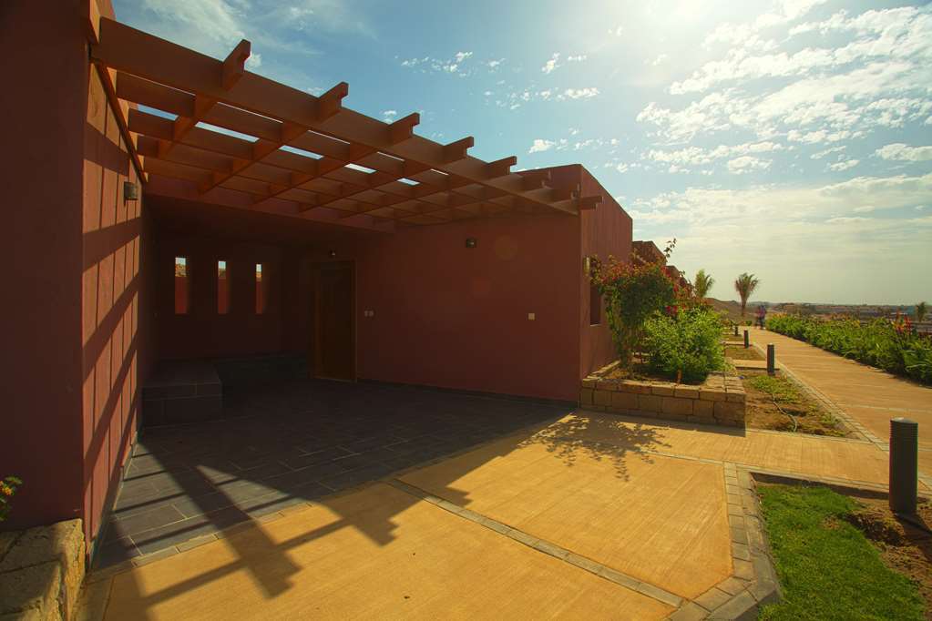 Golden Tulip Sharma Resort Chambre photo